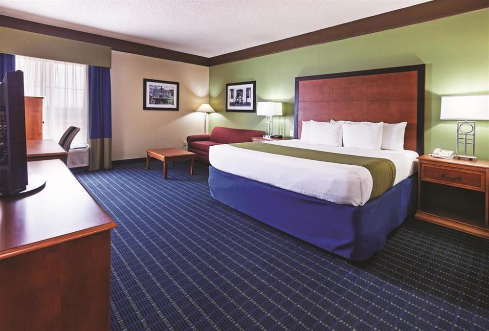 Comfort Inn & Suites Shawnee North Near I-40 Eksteriør billede