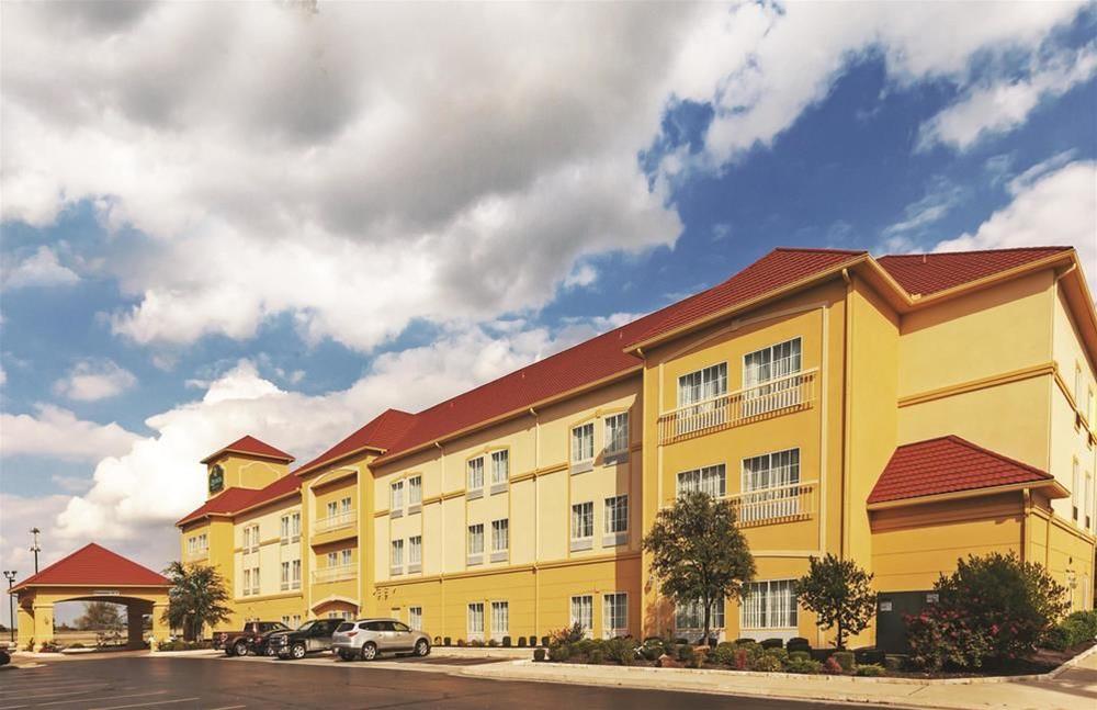 Comfort Inn & Suites Shawnee North Near I-40 Eksteriør billede