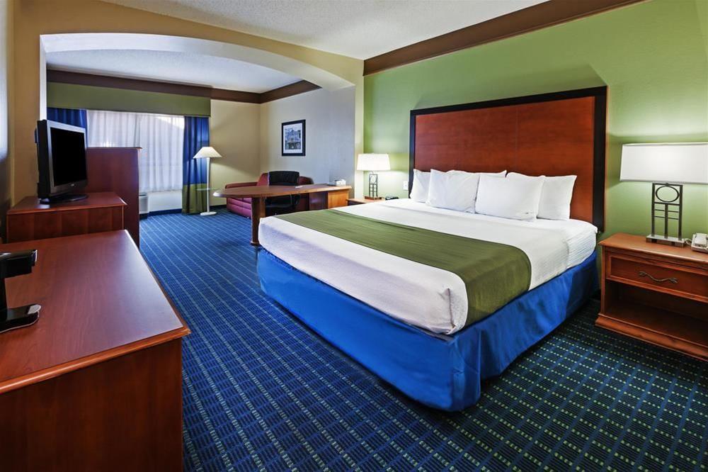 Comfort Inn & Suites Shawnee North Near I-40 Eksteriør billede
