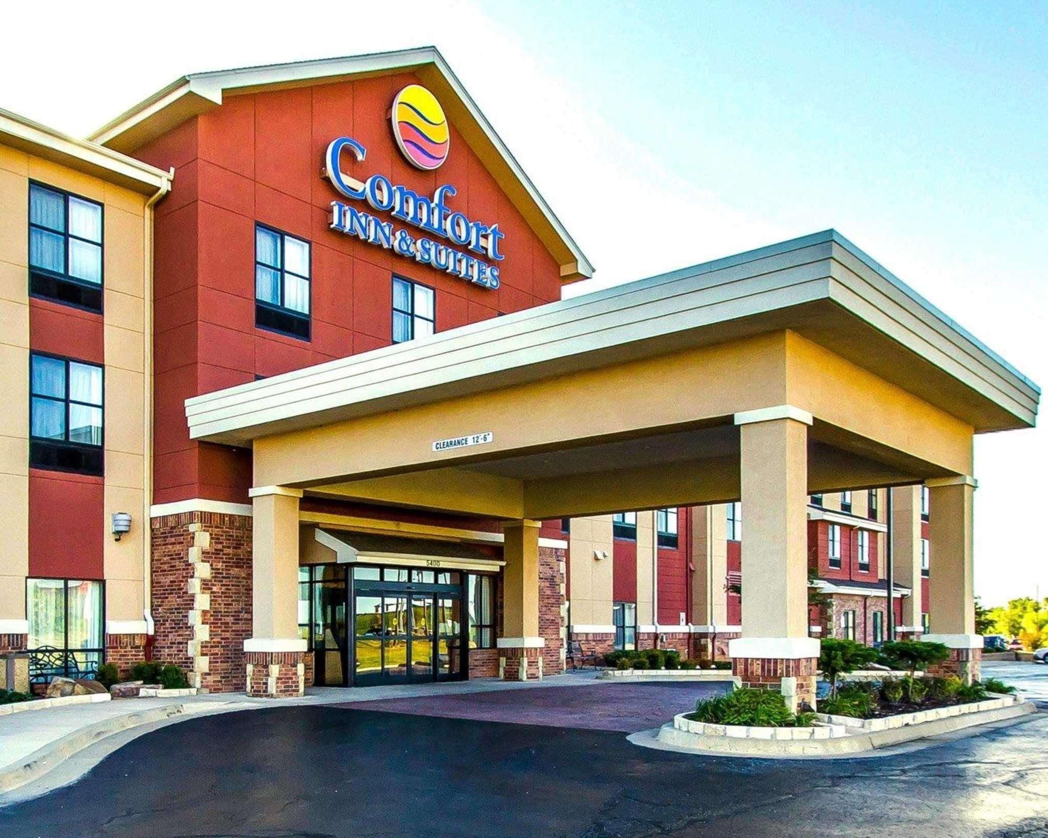 Comfort Inn & Suites Shawnee North Near I-40 Eksteriør billede