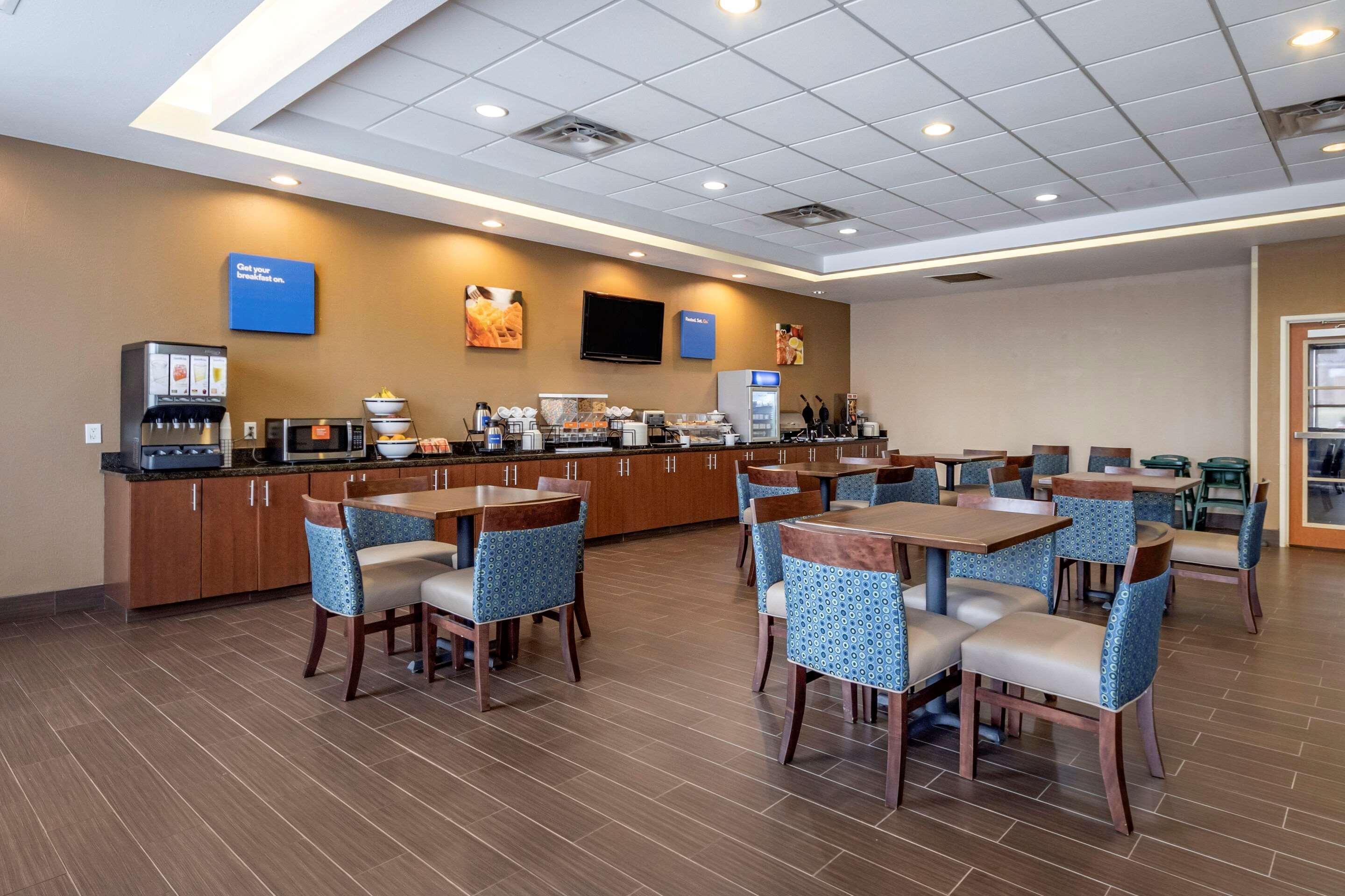 Comfort Inn & Suites Shawnee North Near I-40 Eksteriør billede